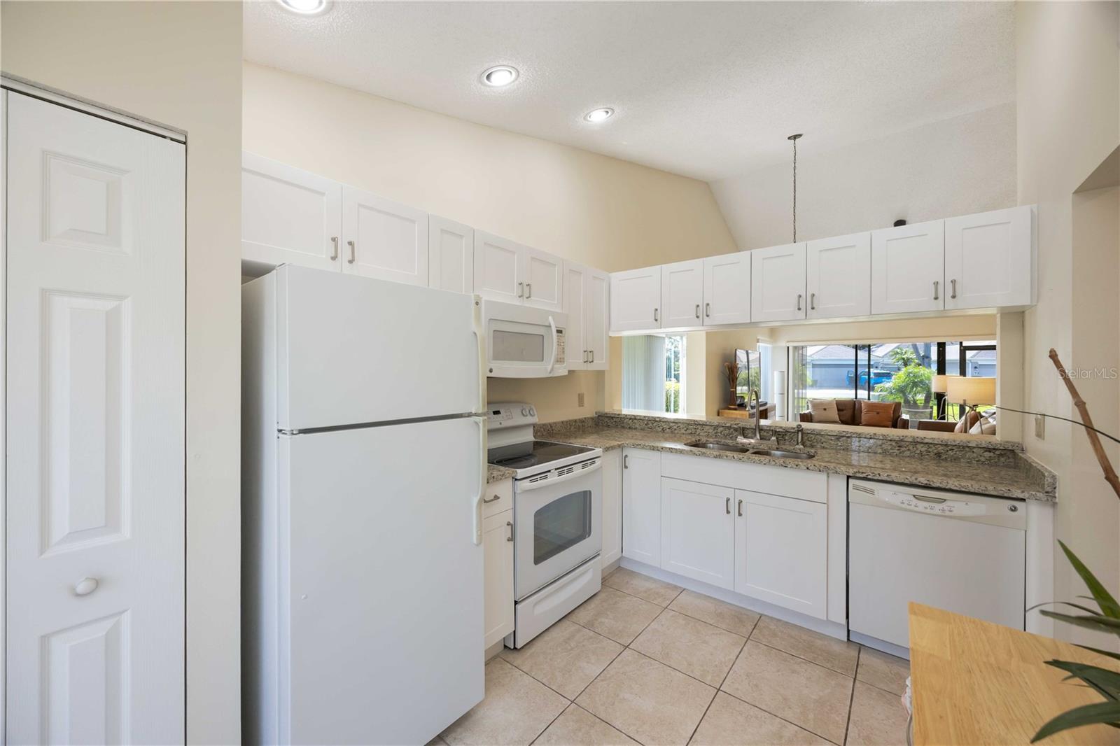 SOMERSET - Residential Lease