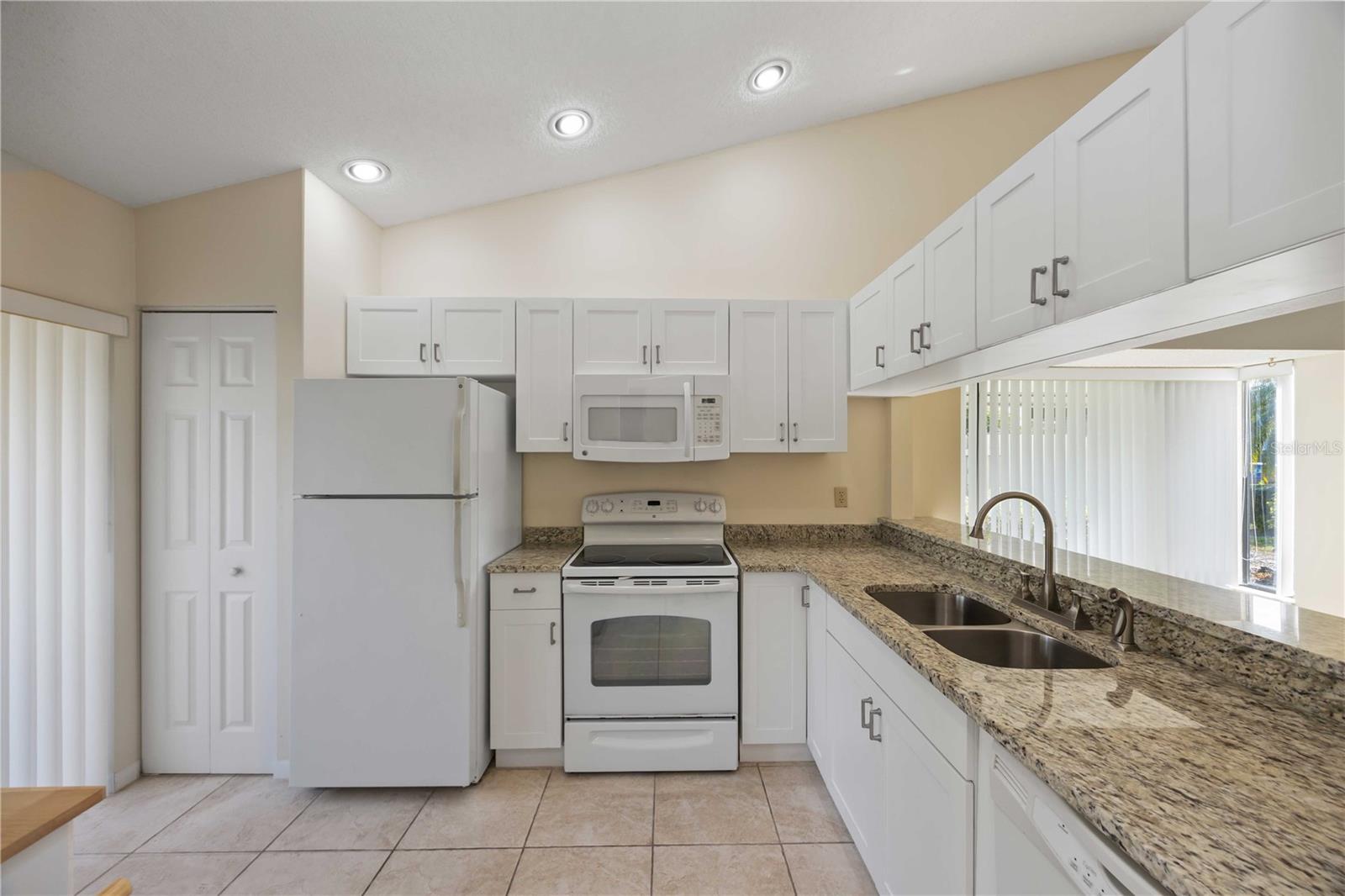 SOMERSET - Residential Lease