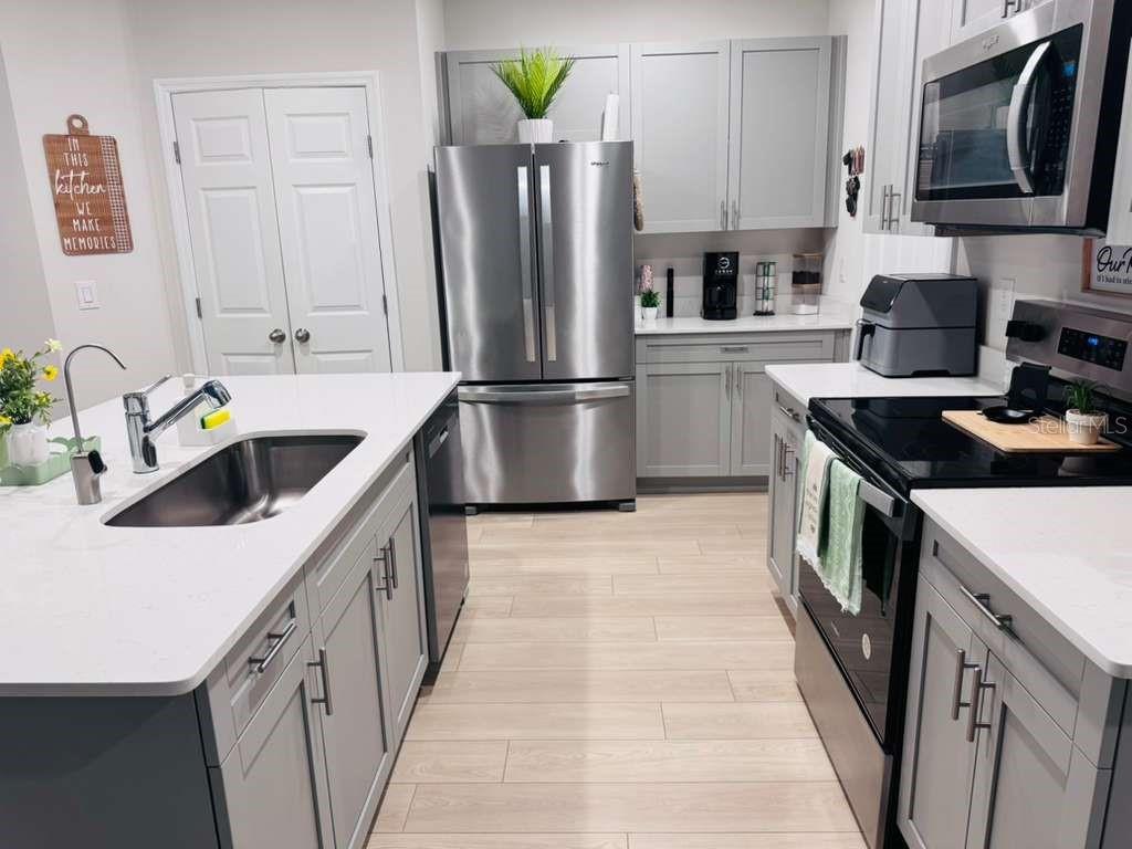CONGDON TWNHMS PH 1 & 2 - Residential Lease