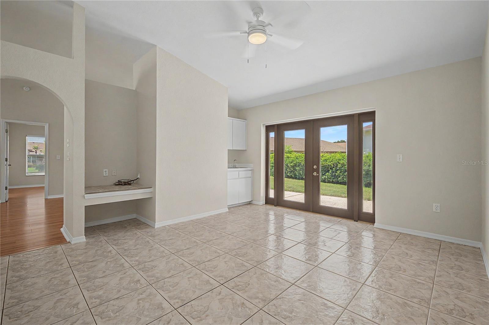 SILVER OAKS - Residential