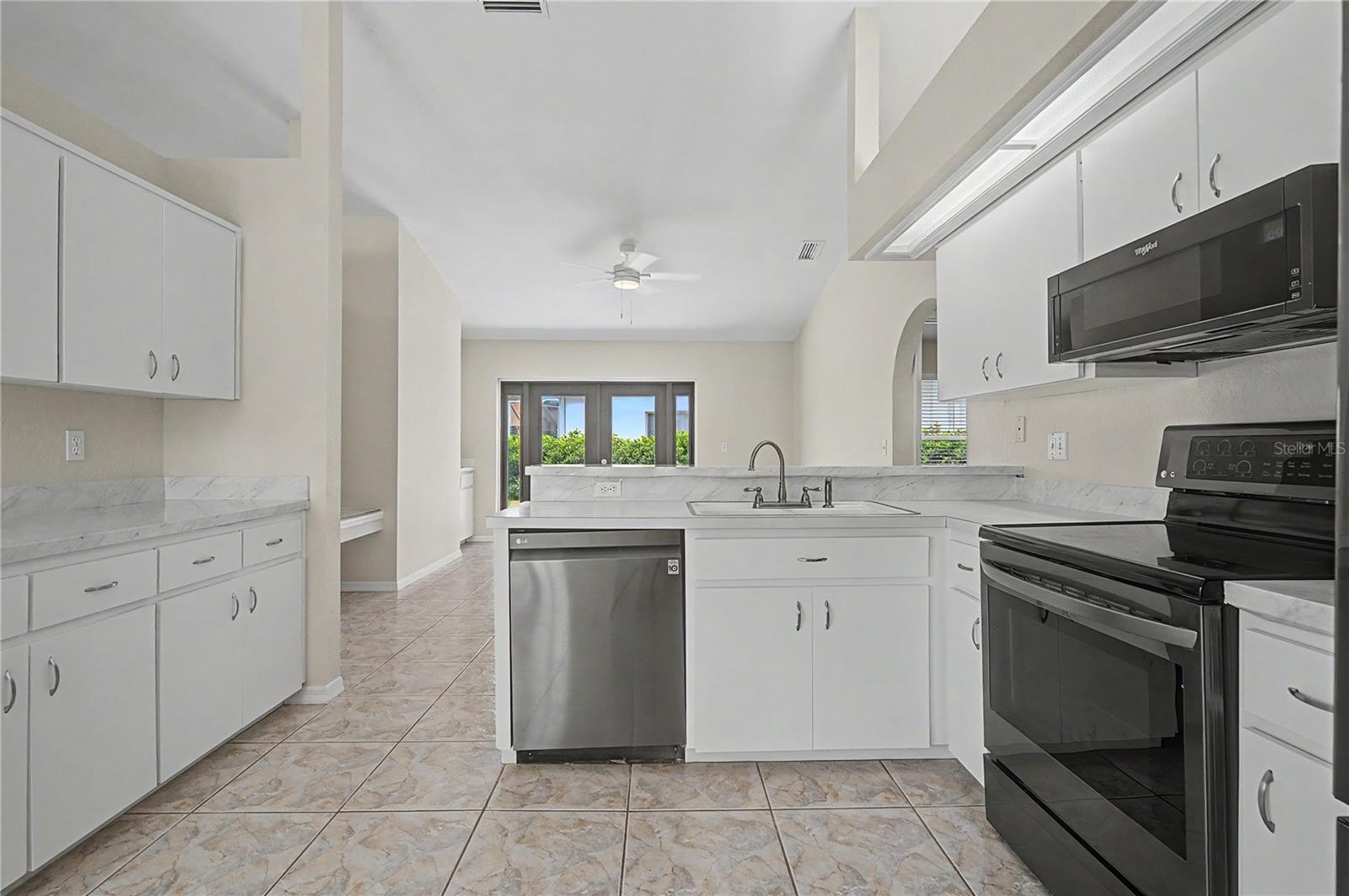 SILVER OAKS - Residential