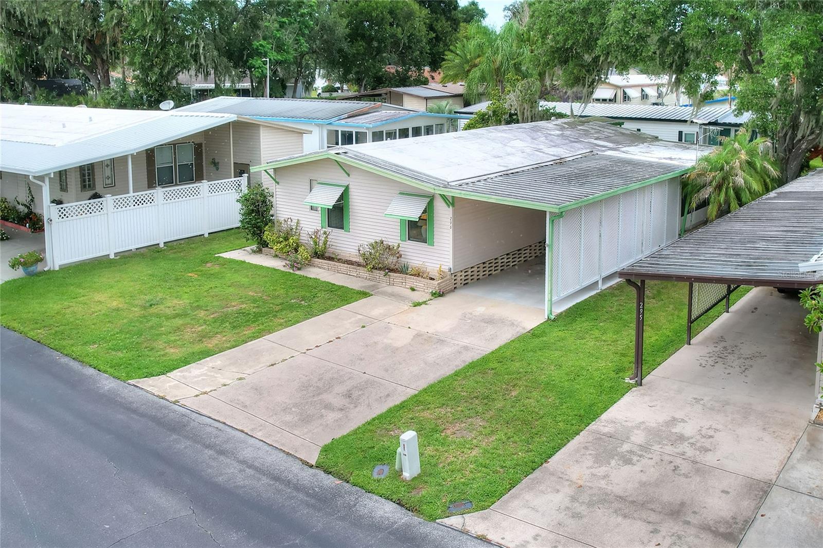 FLORAL LAKES - Residential