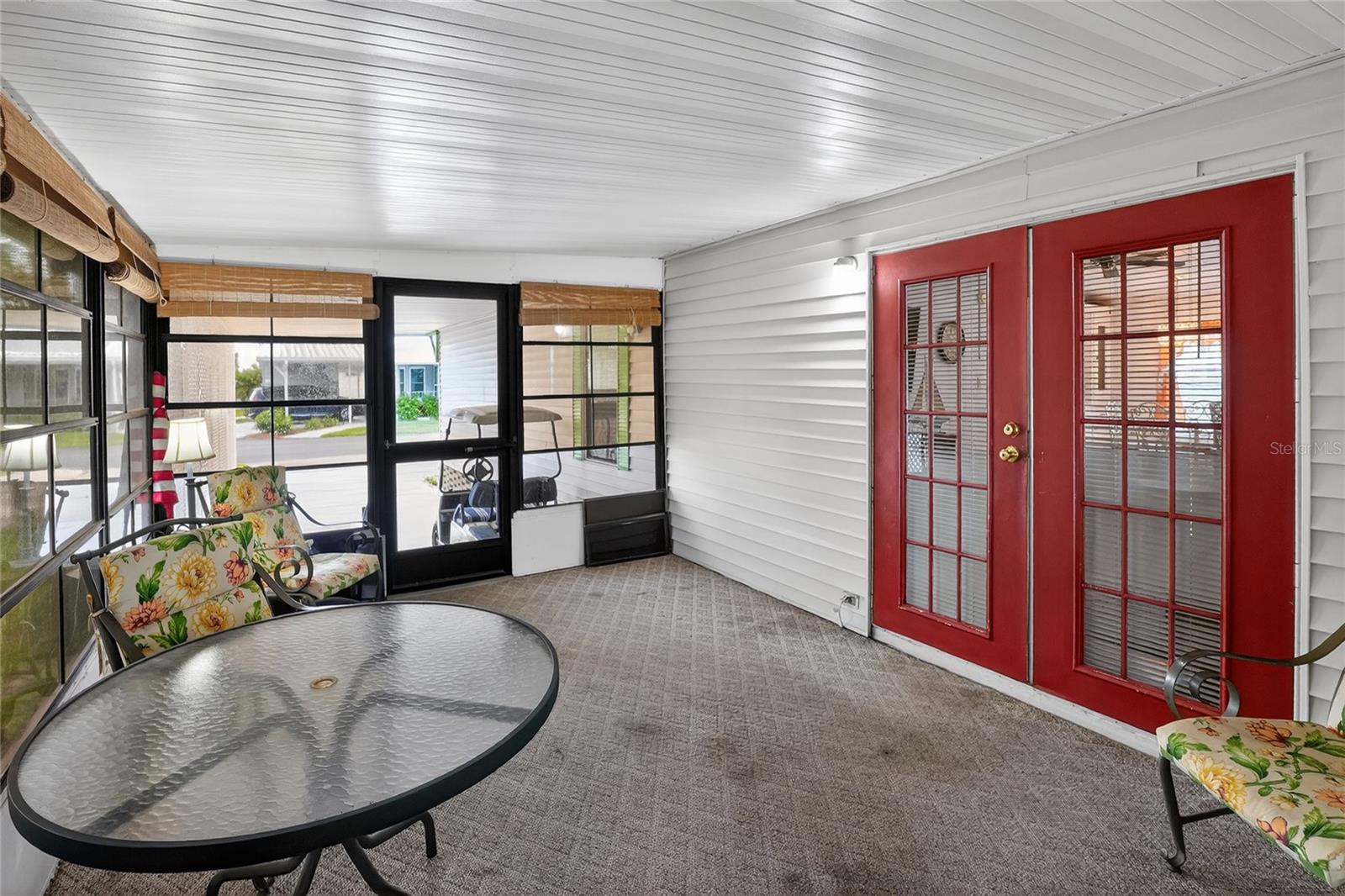 FLORAL LAKES - Residential
