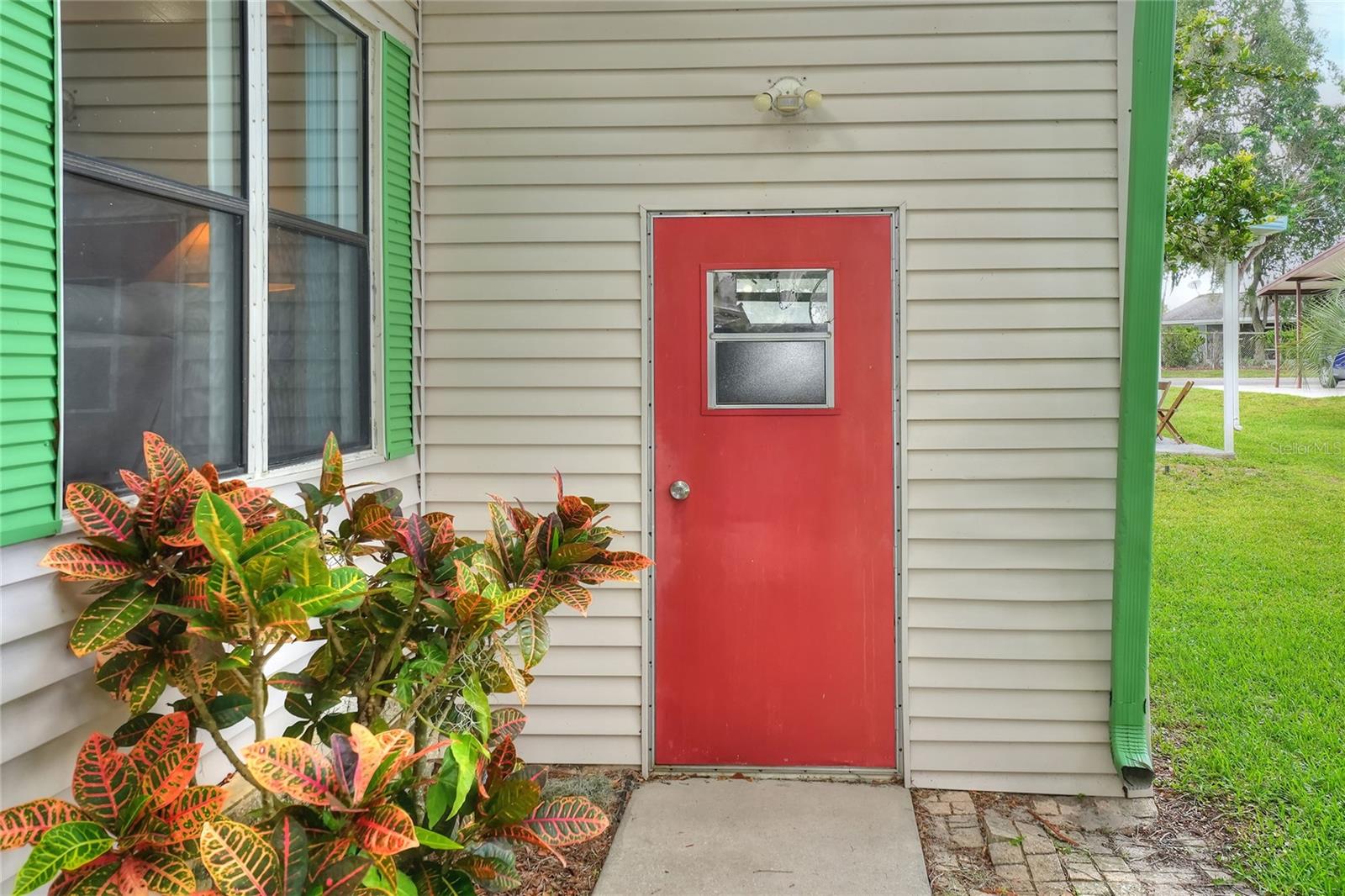 FLORAL LAKES - Residential