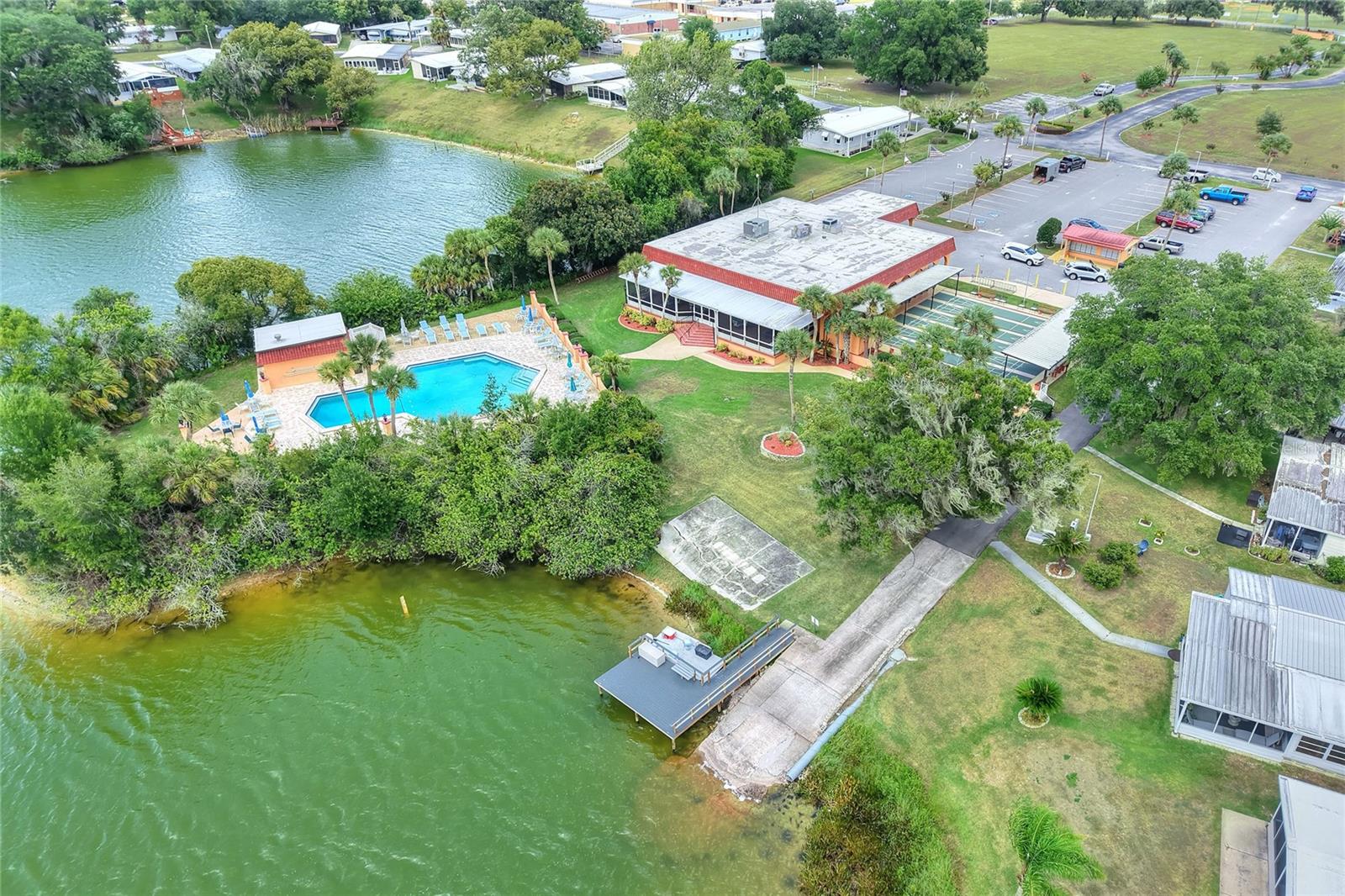 FLORAL LAKES - Residential
