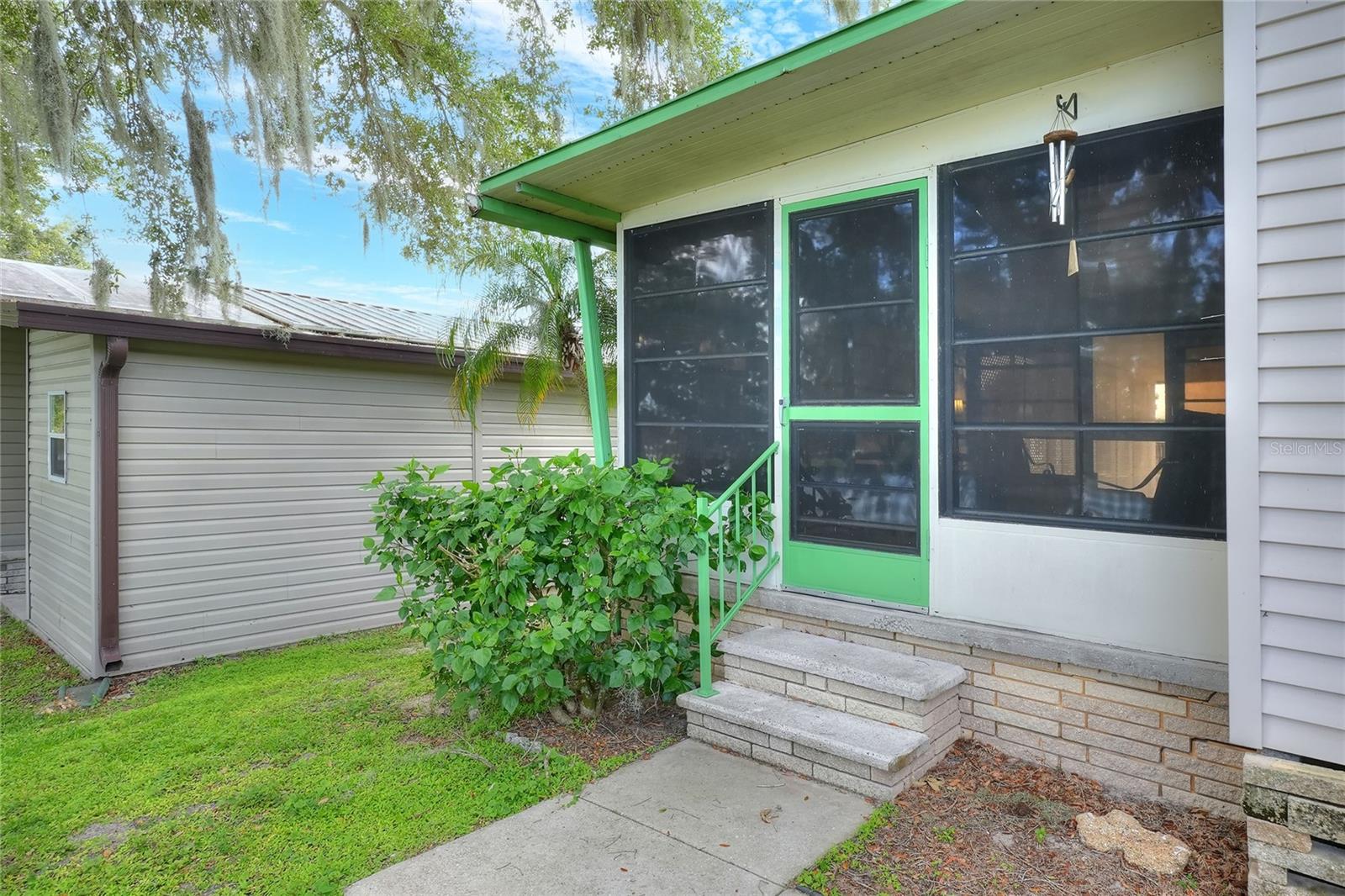 FLORAL LAKES - Residential