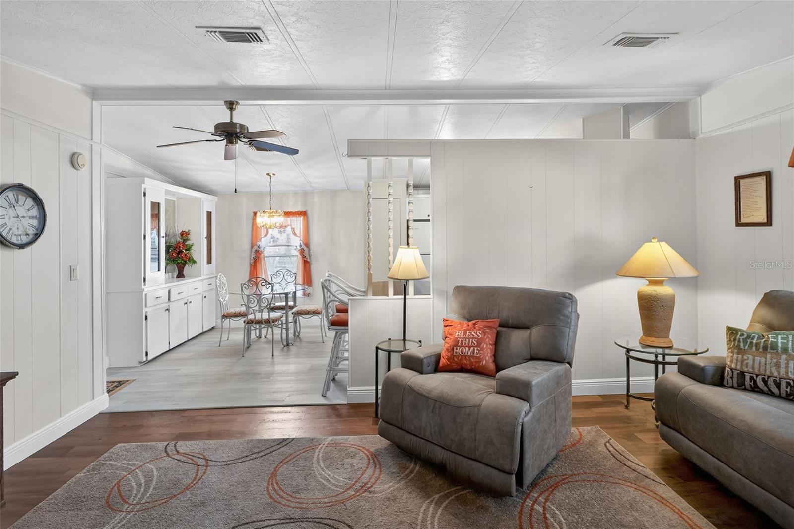 FLORAL LAKES - Residential