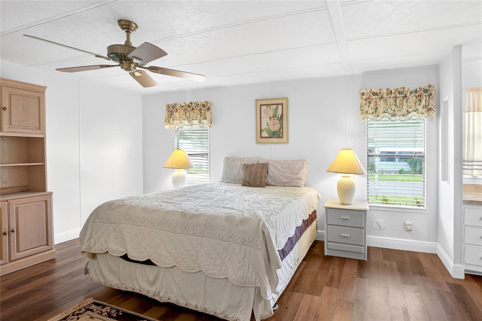 FLORAL LAKES - Residential