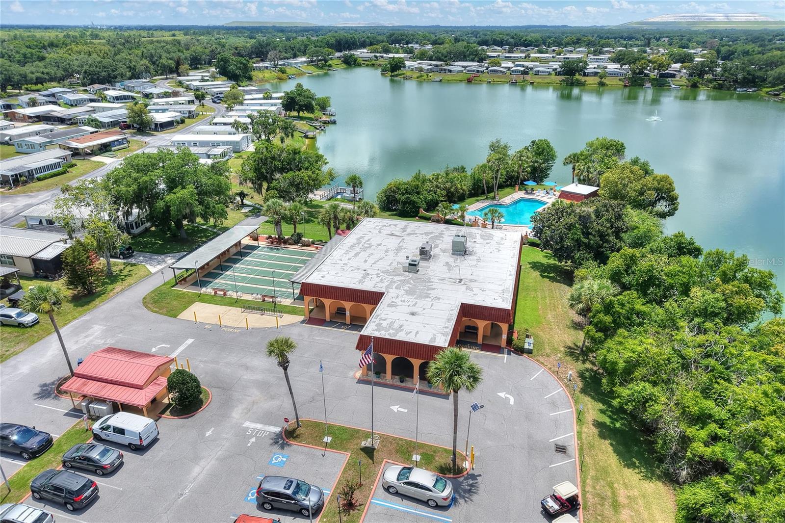 FLORAL LAKES - Residential