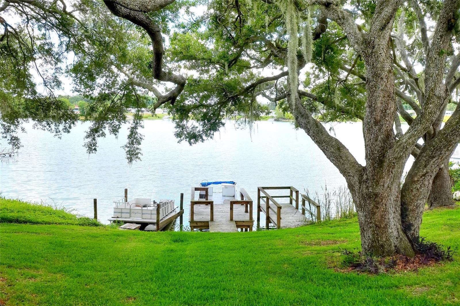 FLORAL LAKES - Residential