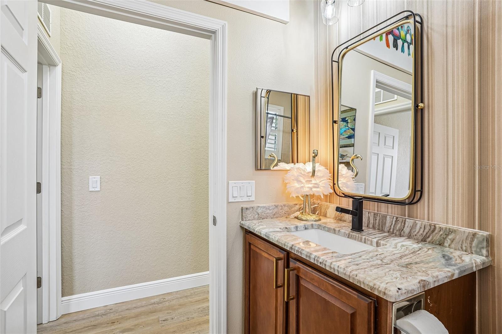 LAKESIDE LANDINGS - Residential