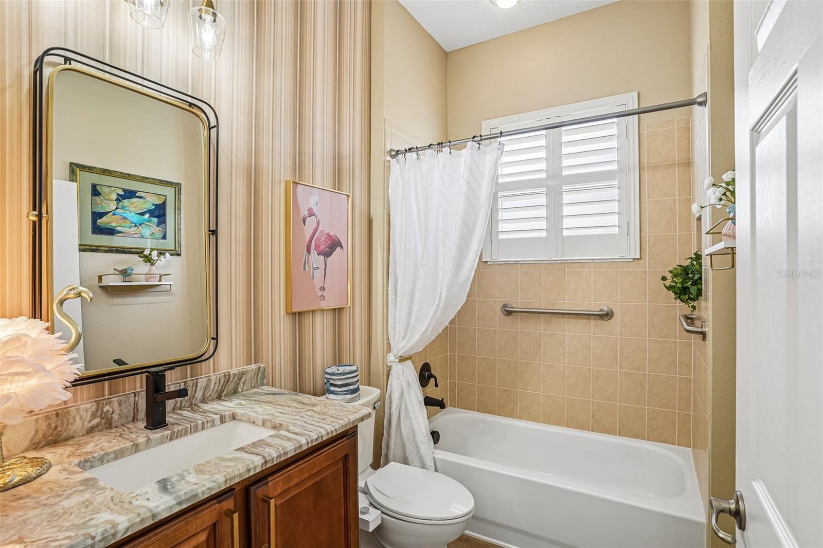 LAKESIDE LANDINGS - Residential
