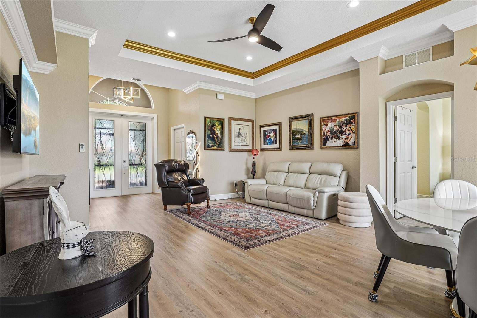 LAKESIDE LANDINGS - Residential