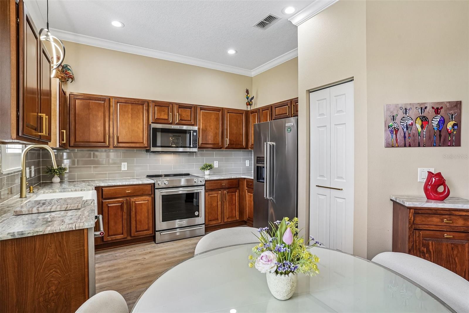 LAKESIDE LANDINGS - Residential