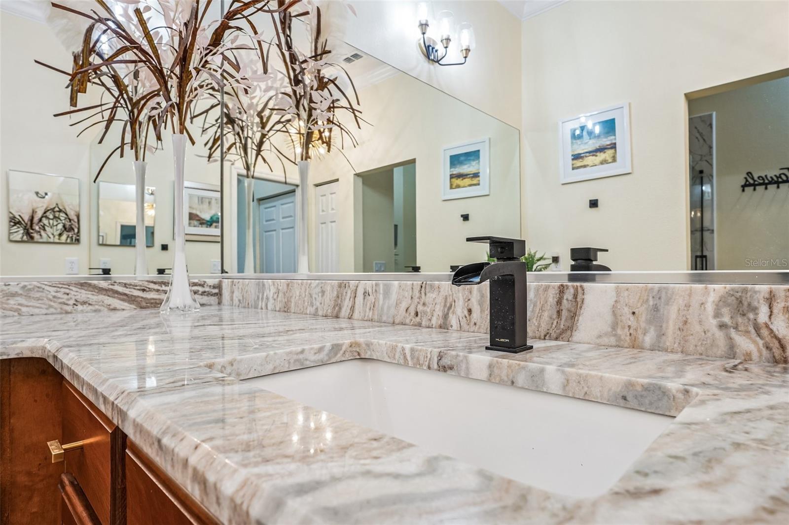 LAKESIDE LANDINGS - Residential