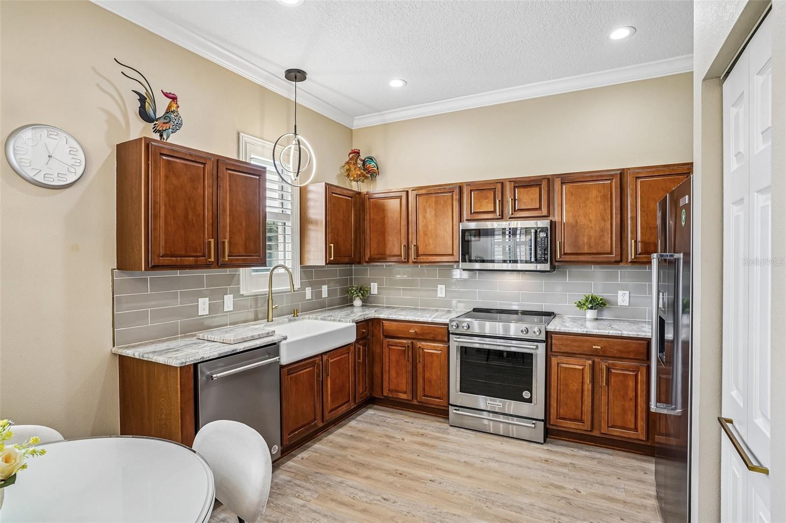 LAKESIDE LANDINGS - Residential
