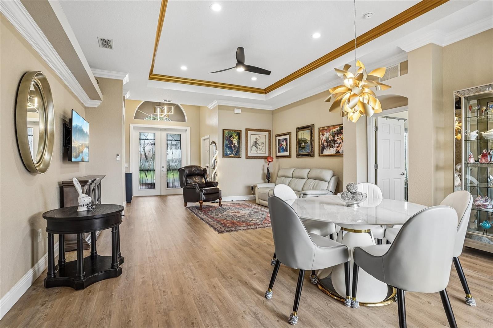 LAKESIDE LANDINGS - Residential