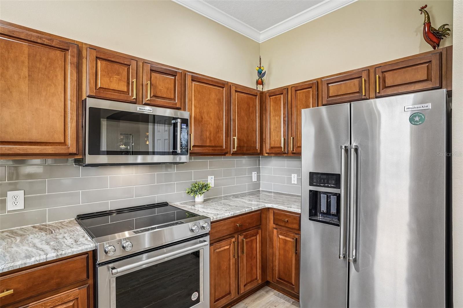 LAKESIDE LANDINGS - Residential
