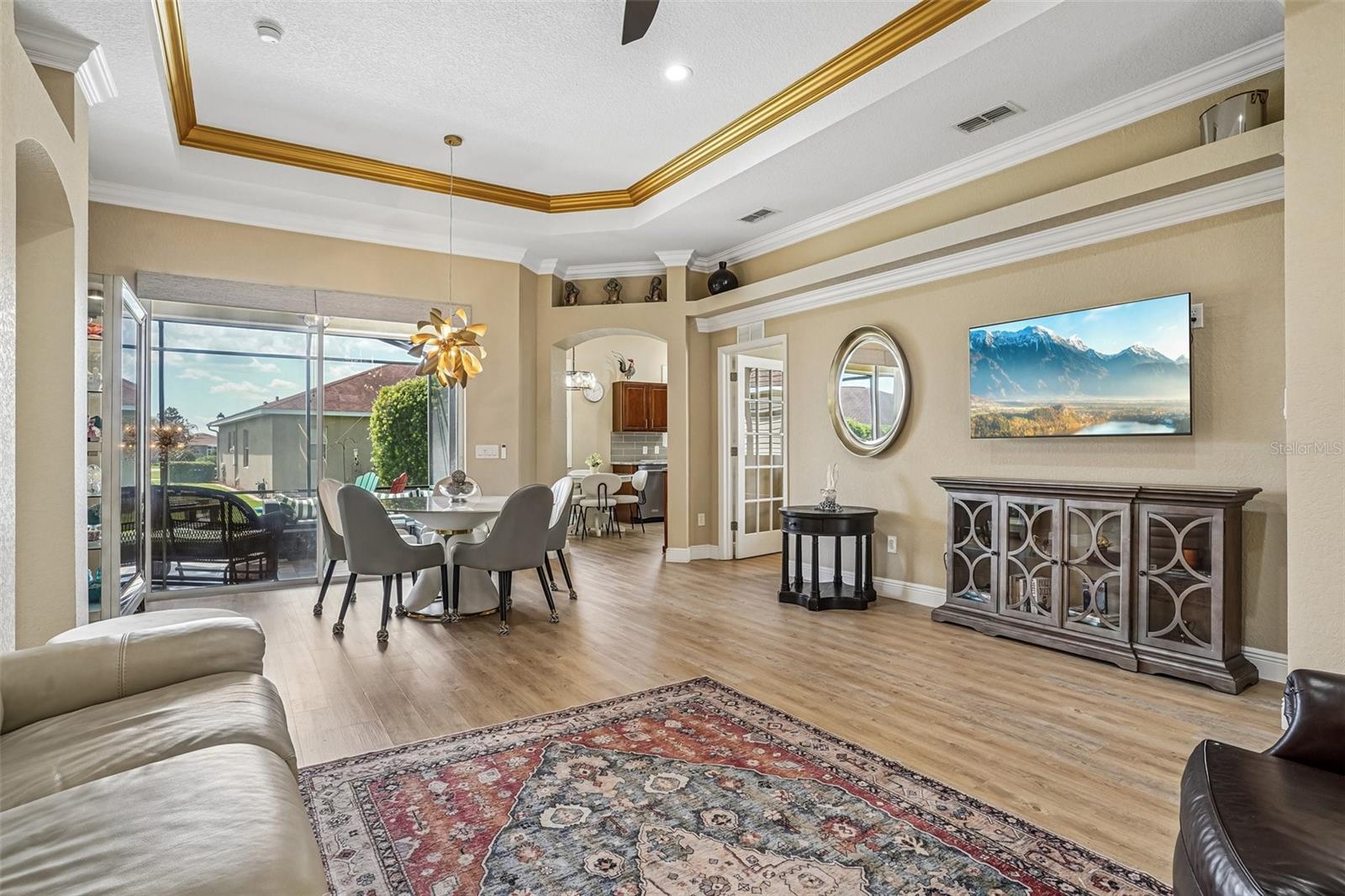 LAKESIDE LANDINGS - Residential