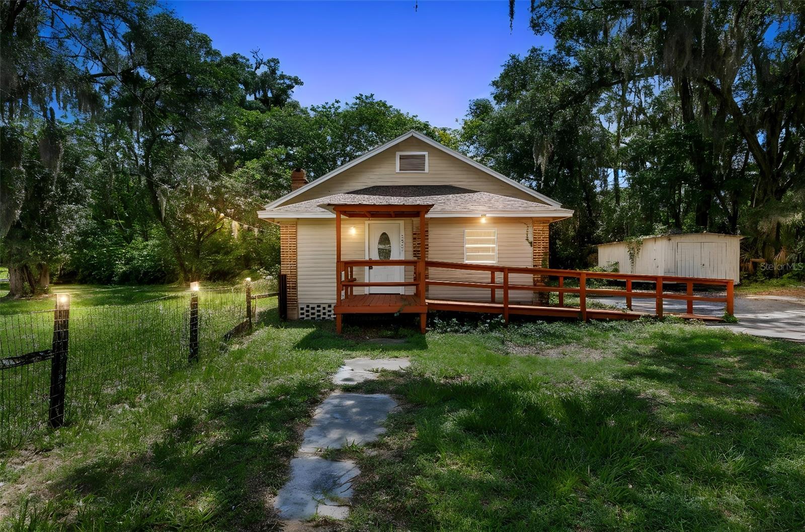 OAK CREST - Commercial Sale
