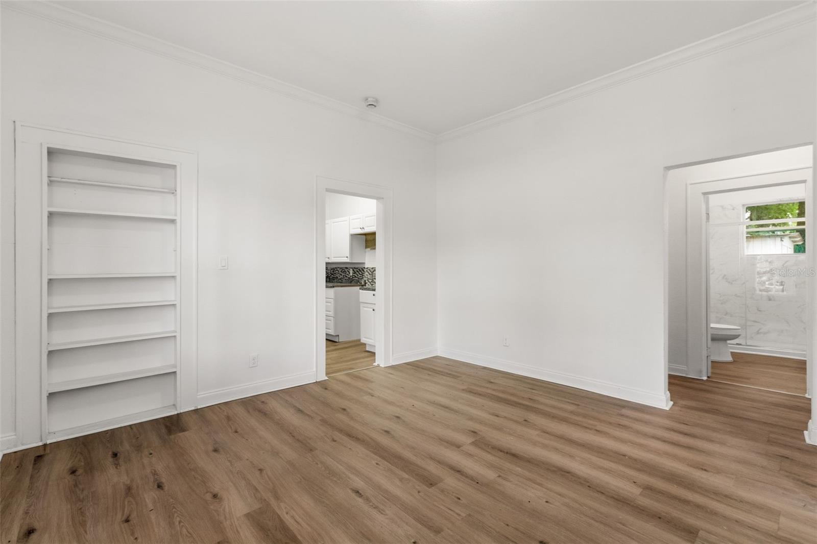OAK CREST - Commercial Sale
