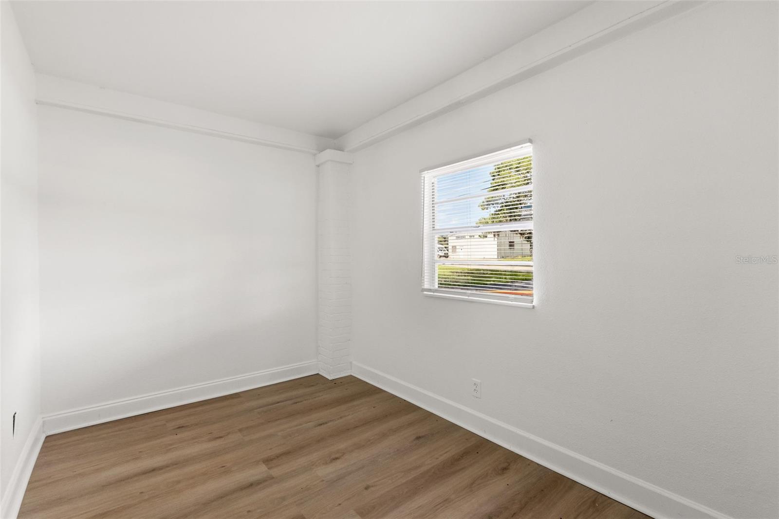 OAK CREST - Commercial Sale