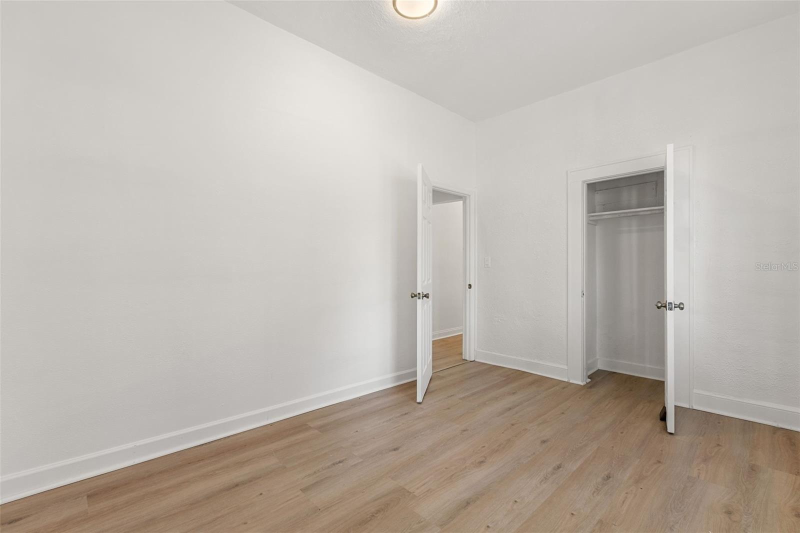 OAK CREST - Commercial Sale