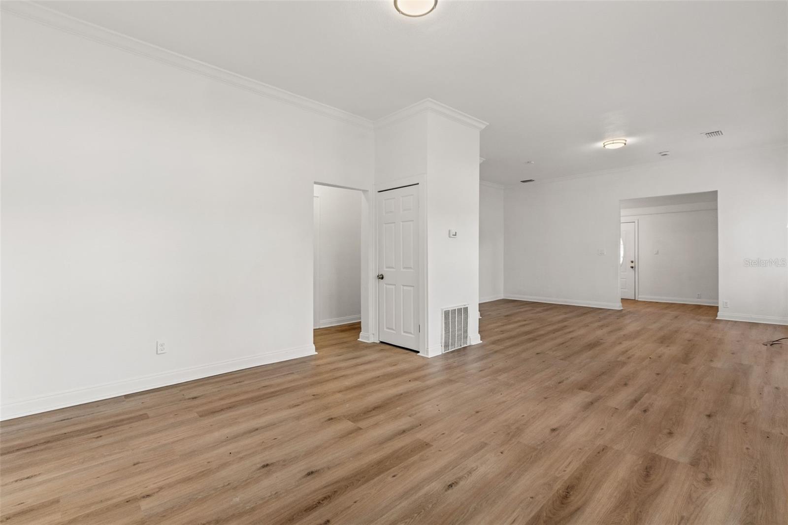 OAK CREST - Commercial Sale