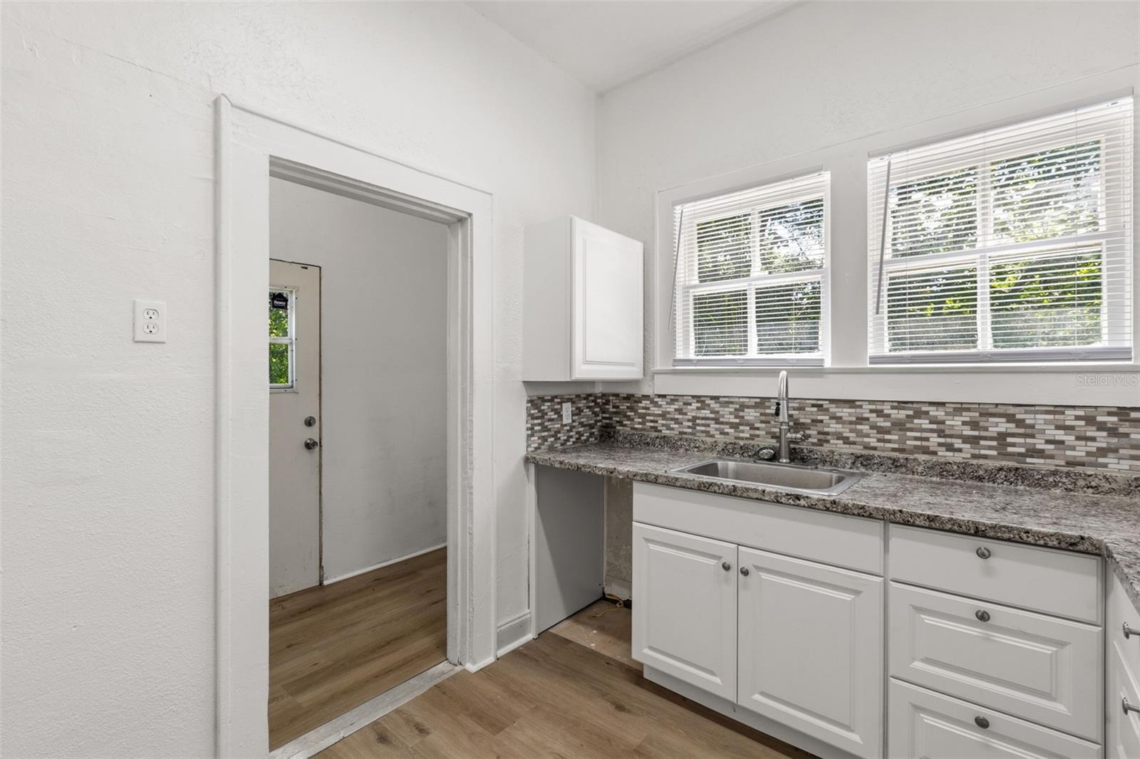 OAK CREST - Commercial Sale