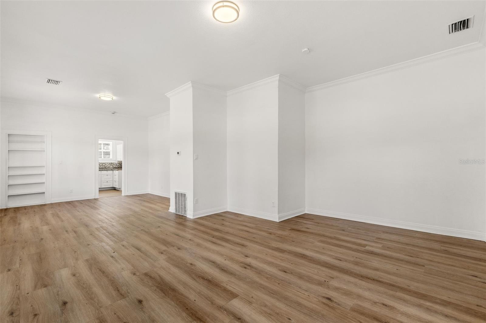 OAK CREST - Commercial Sale