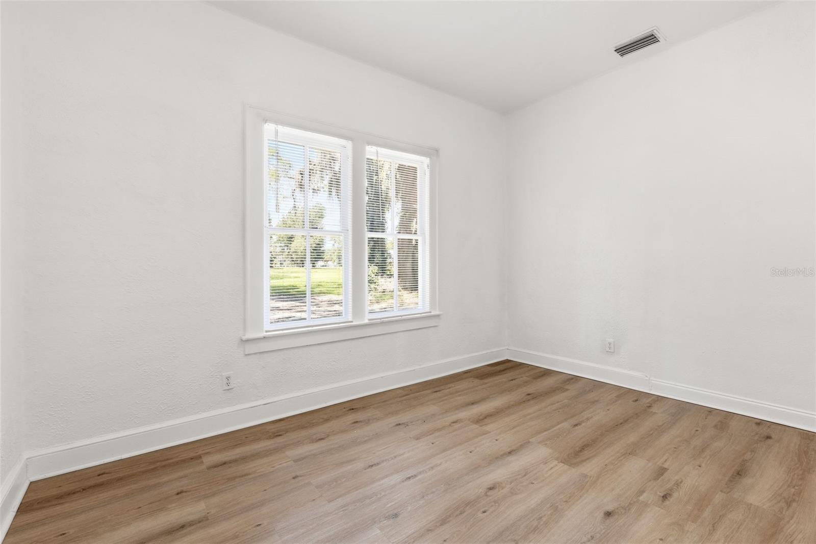 OAK CREST - Commercial Sale