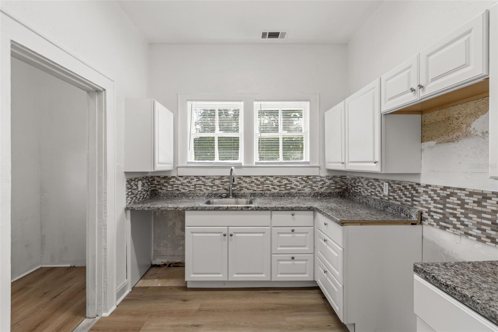 OAK CREST - Commercial Sale