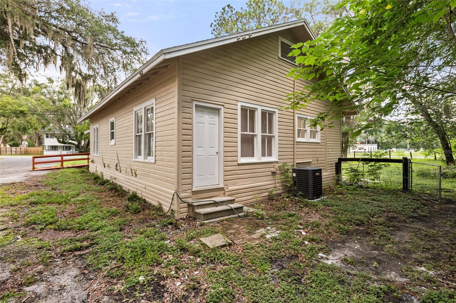 OAK CREST - Commercial Sale