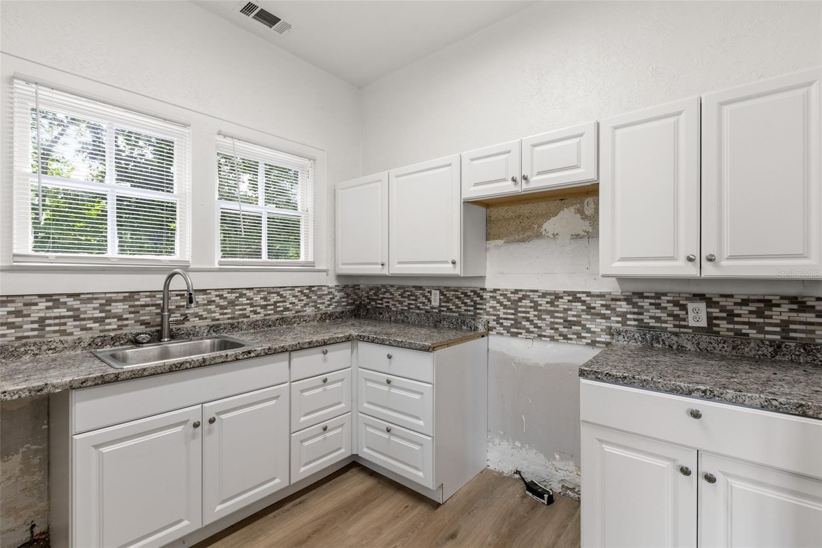 OAK CREST - Commercial Sale