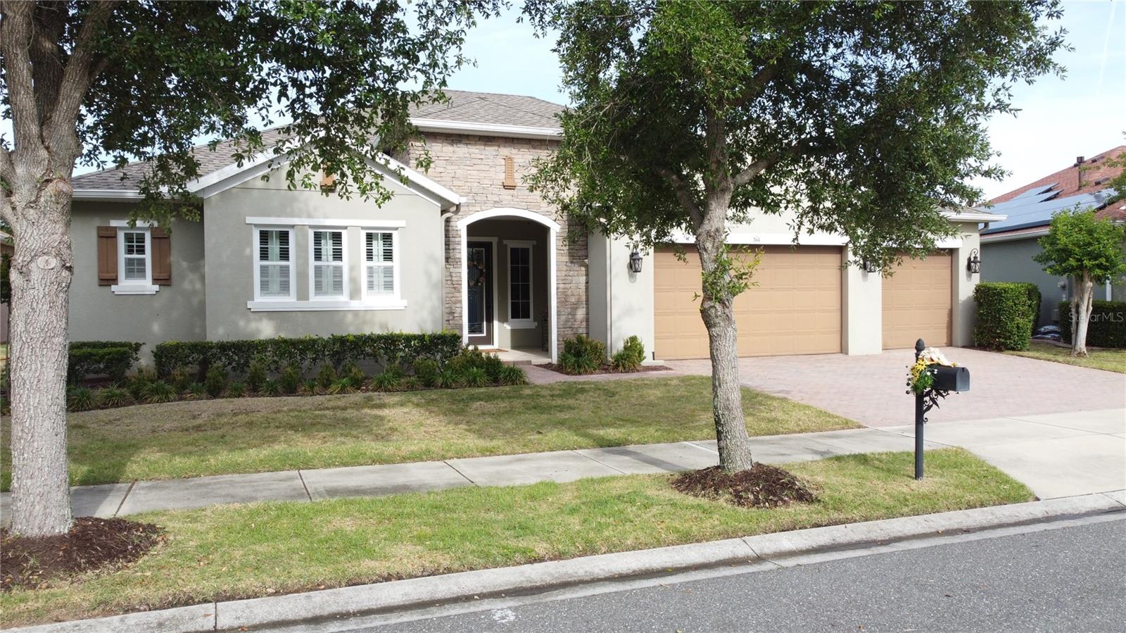 CASCADES OF GROVELAND (TRILOGY) - Residential
