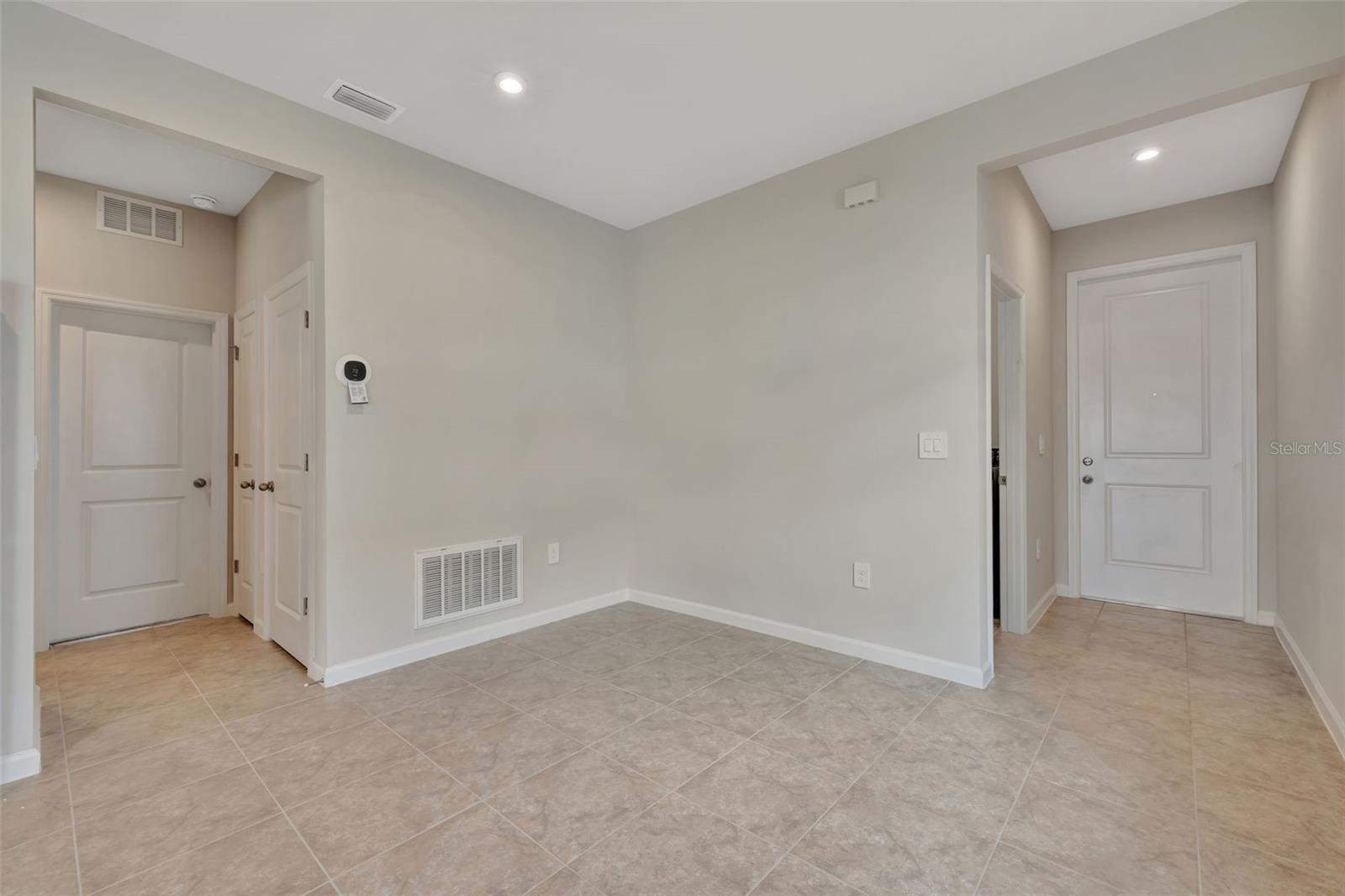 AVALON WOODS - Residential Lease
