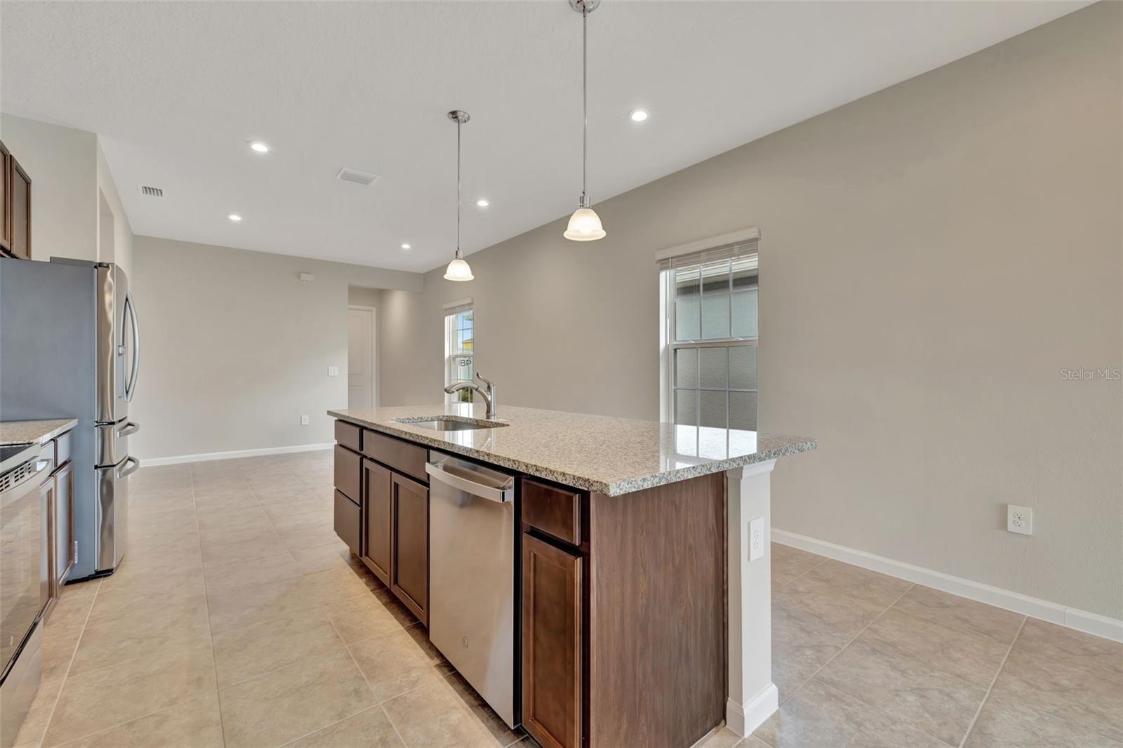 AVALON WOODS - Residential Lease