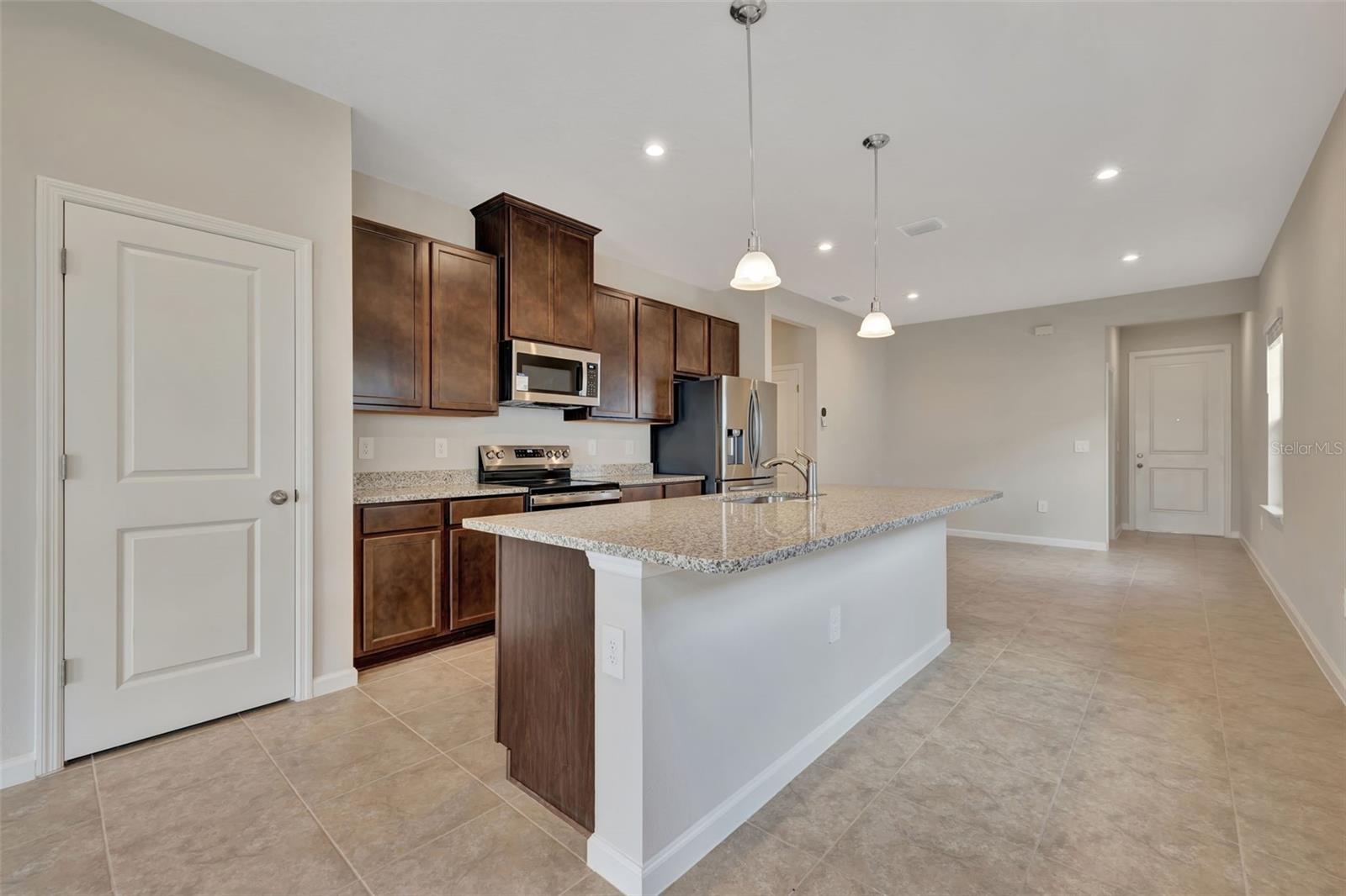 AVALON WOODS - Residential Lease