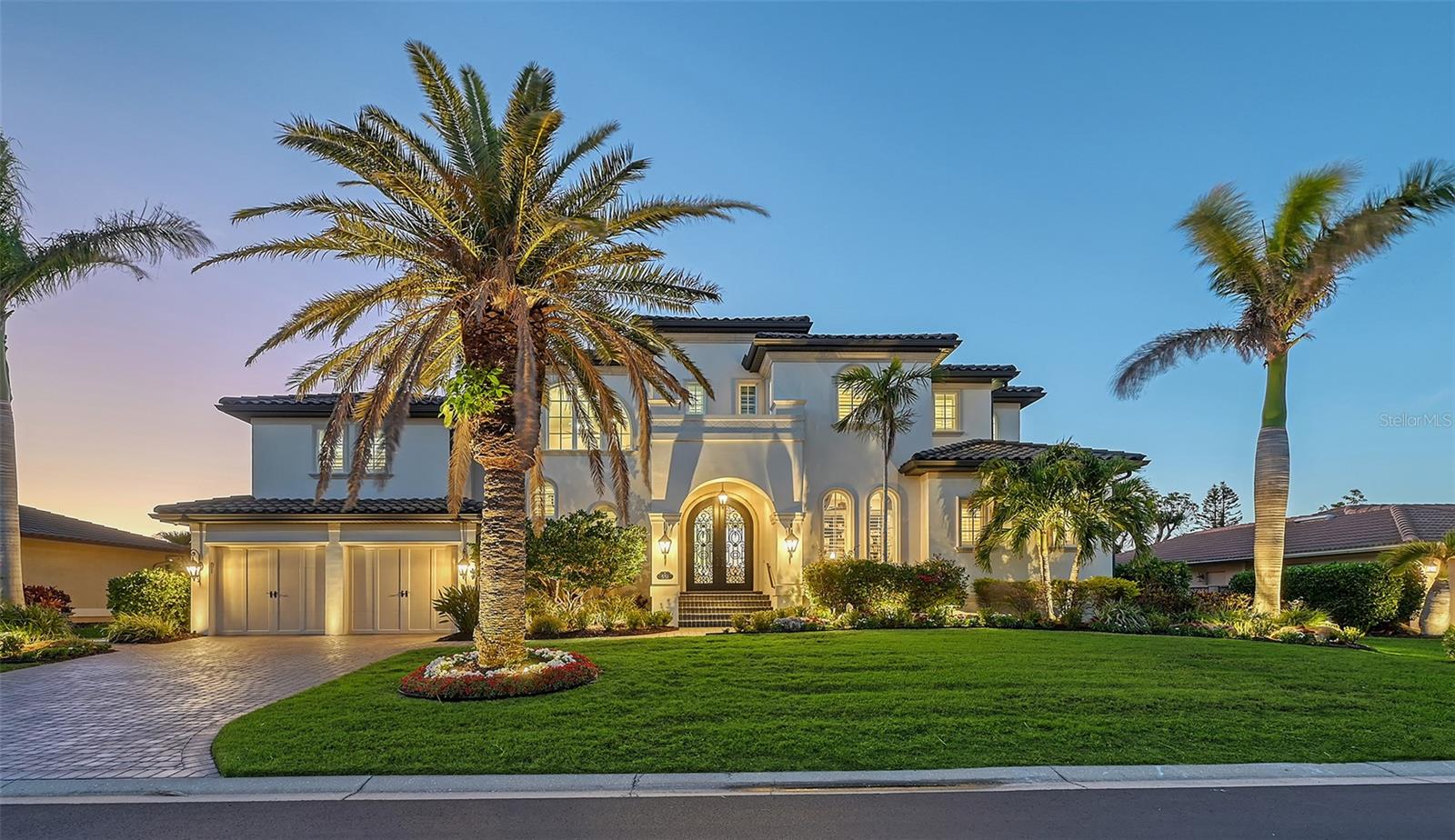 COUNTRY CLUB SHORES - Residential