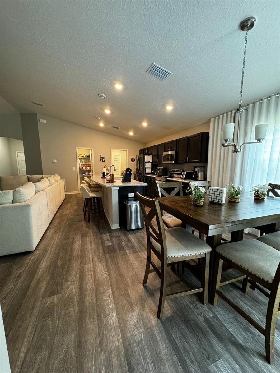 SUMMERCREST - Residential