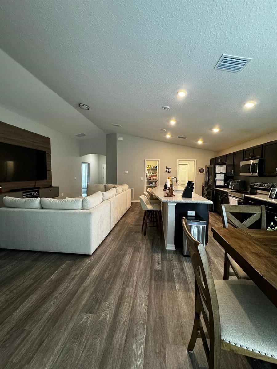 SUMMERCREST - Residential