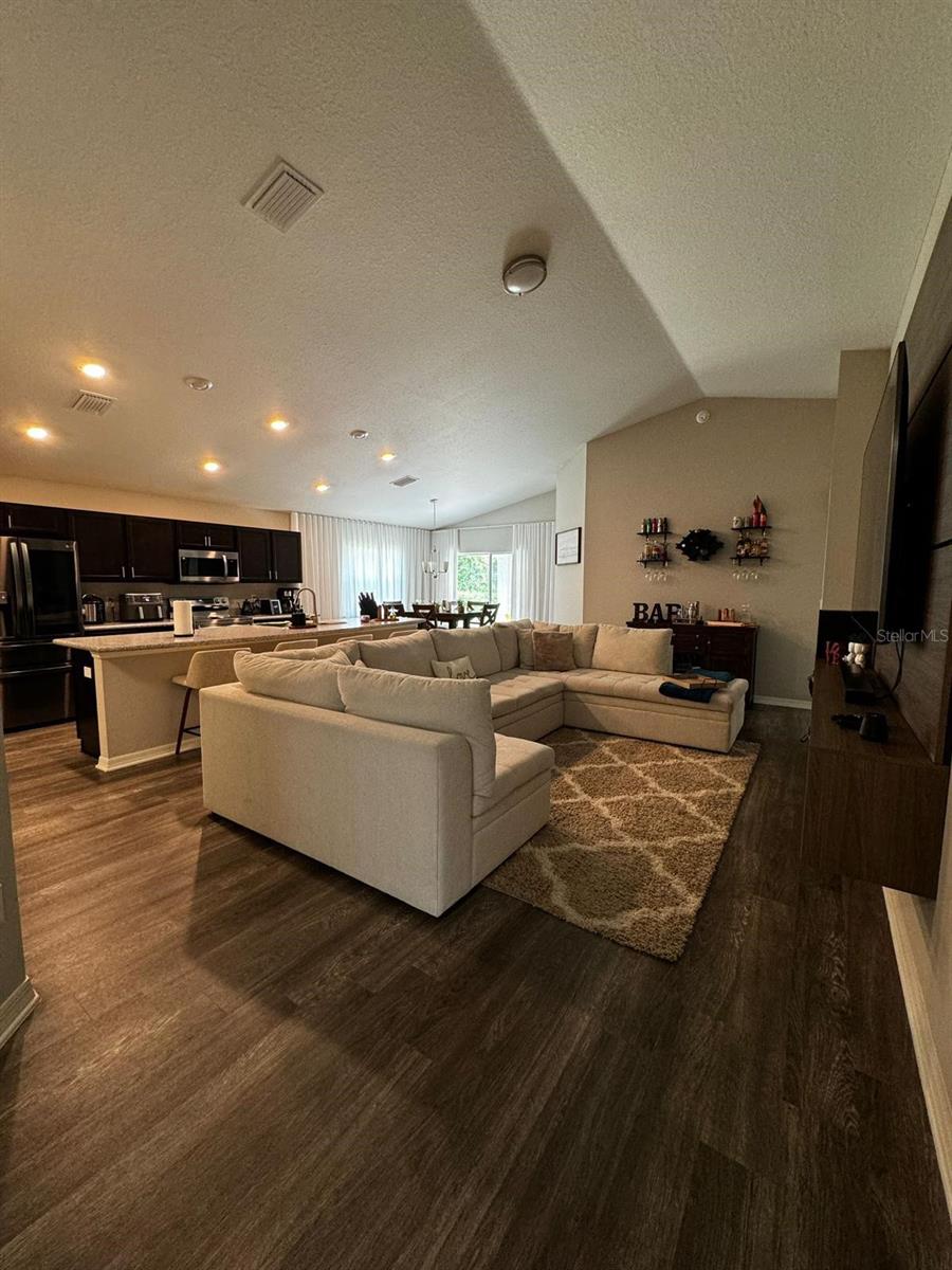 SUMMERCREST - Residential