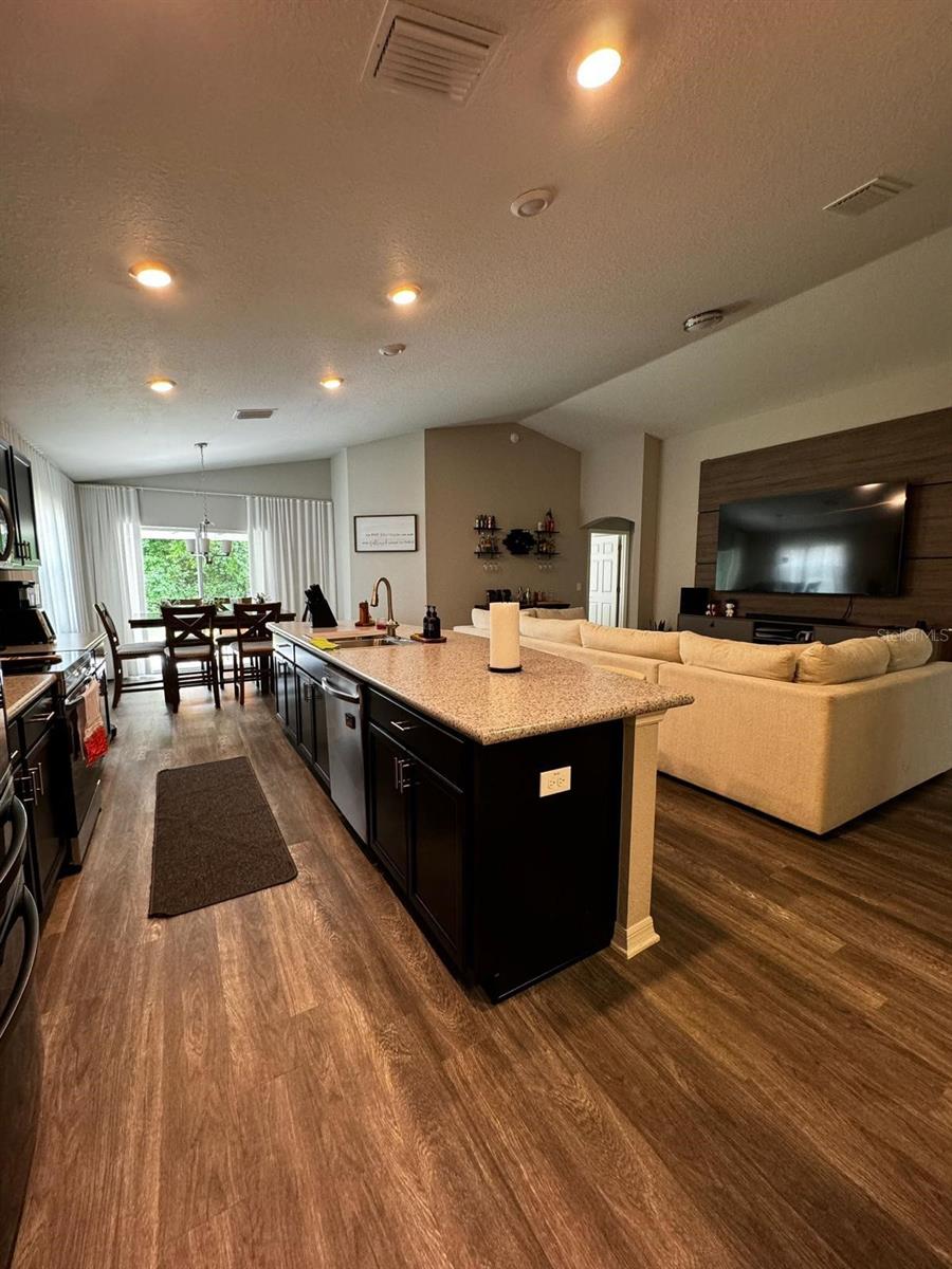 SUMMERCREST - Residential