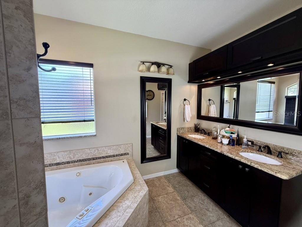 CLUBHOUSE ESTATES AT SUMMERFIE - Residential