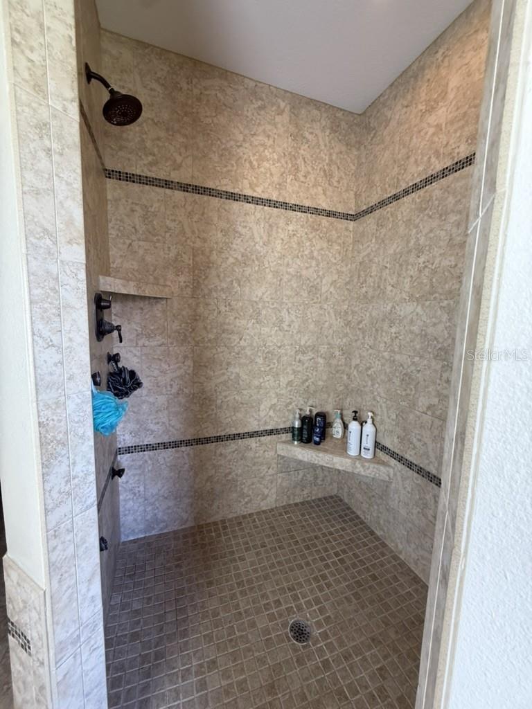 CLUBHOUSE ESTATES AT SUMMERFIE - Residential