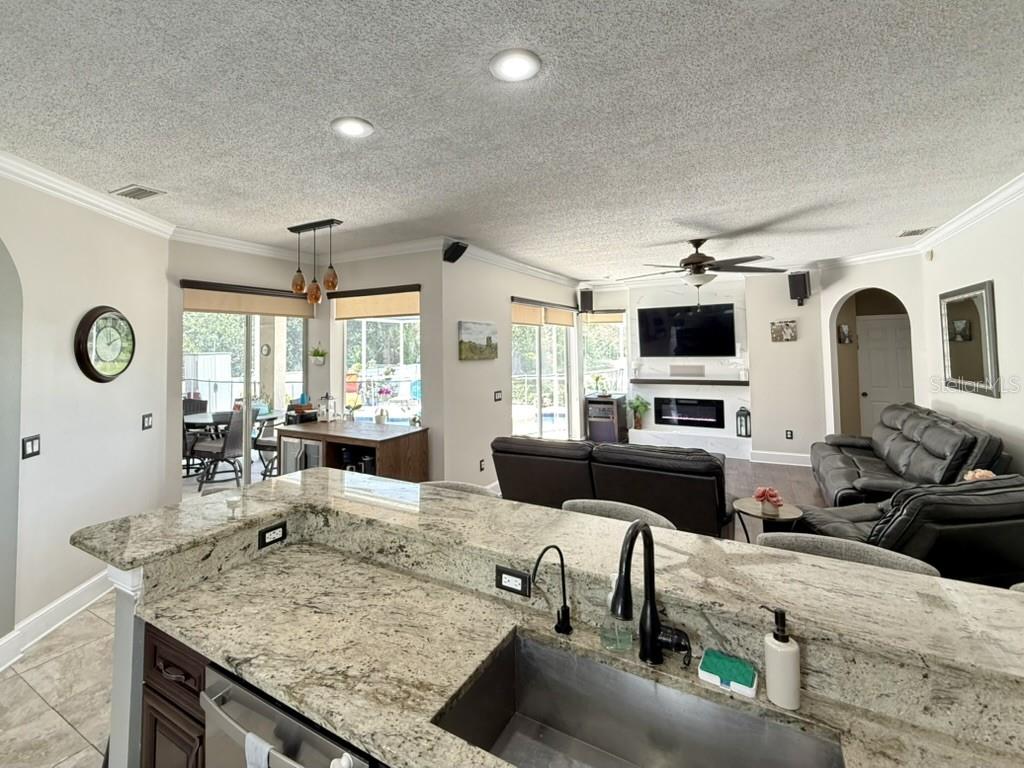 CLUBHOUSE ESTATES AT SUMMERFIE - Residential