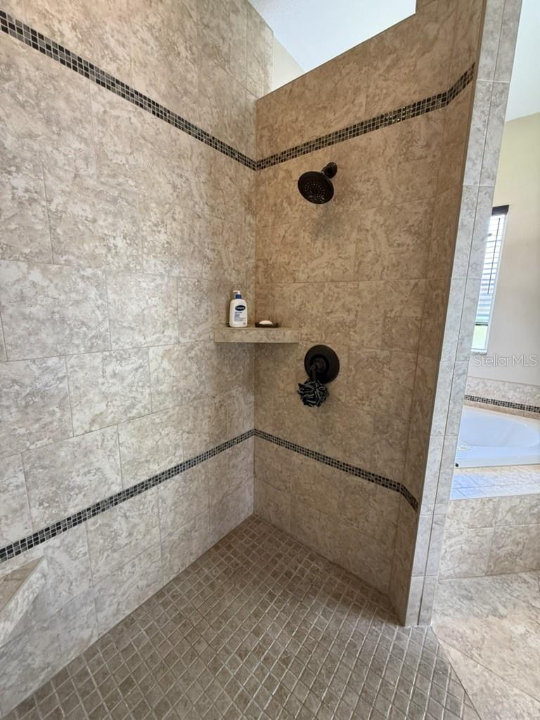 CLUBHOUSE ESTATES AT SUMMERFIE - Residential