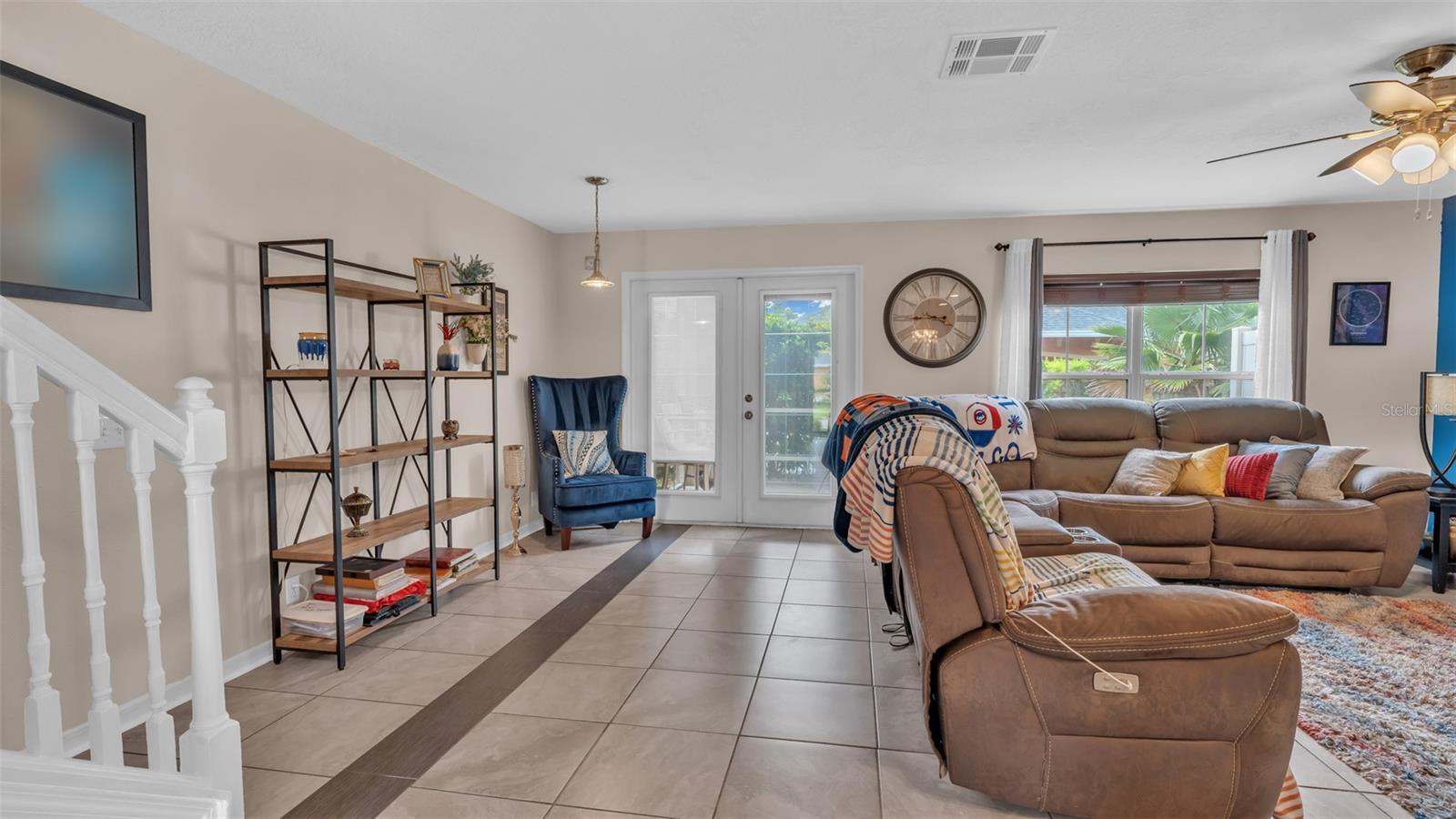 SUNSET POINTE TWNHMS - Residential