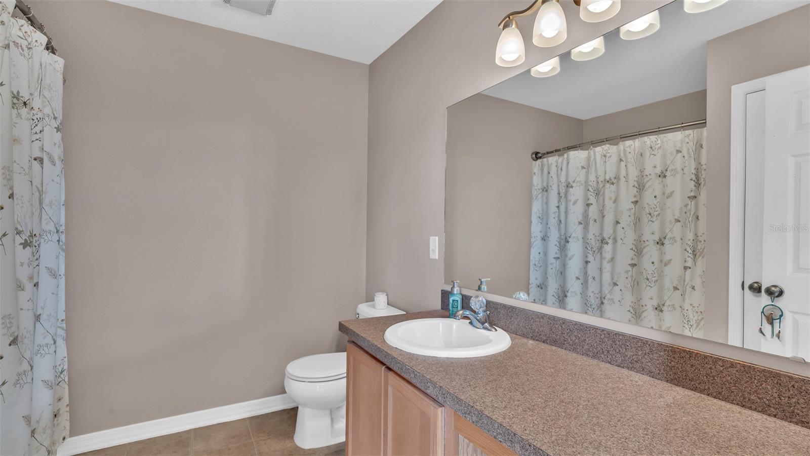 SUNSET POINTE TWNHMS - Residential