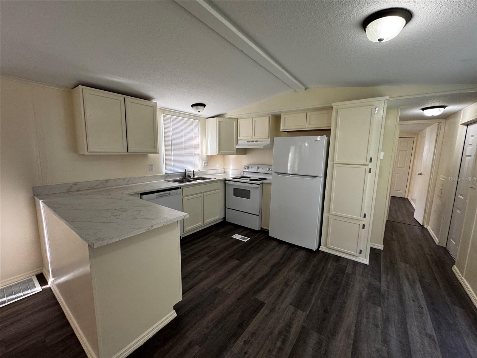PENNEY PARK ESTATES MOBILE HOME PARK - Residential Lease